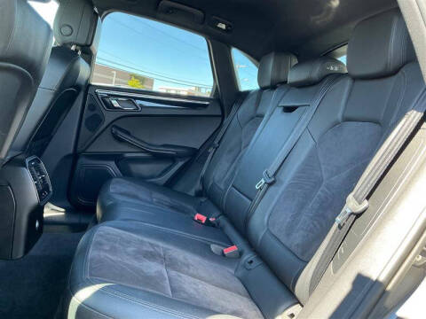 2015 Porsche Macan S