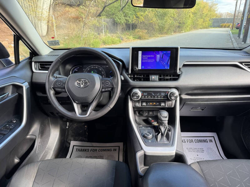 2024 Toyota RAV4 Hybrid XLE