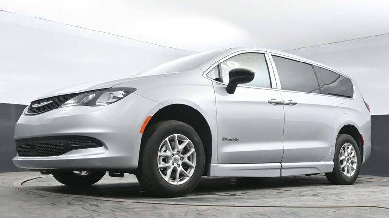 2024 Chrysler Voyager LX