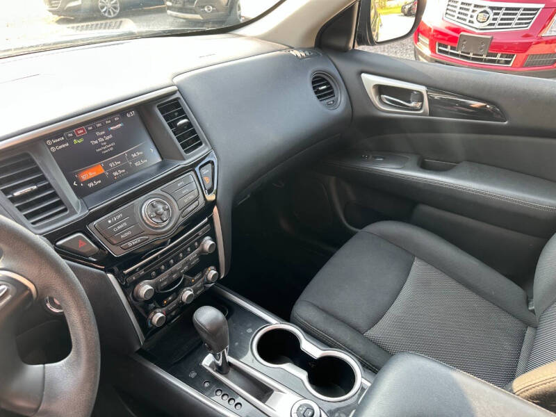 2020 Nissan Pathfinder S