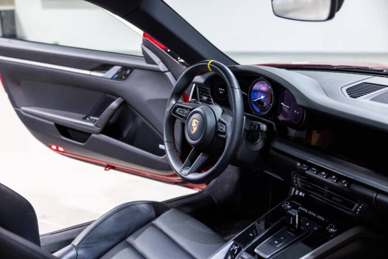 2020 Porsche 911 Carrera
