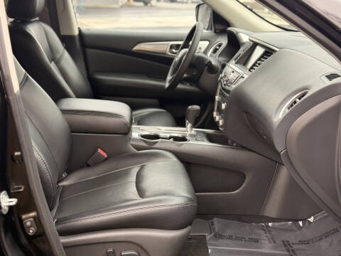 2020 Nissan Pathfinder SL