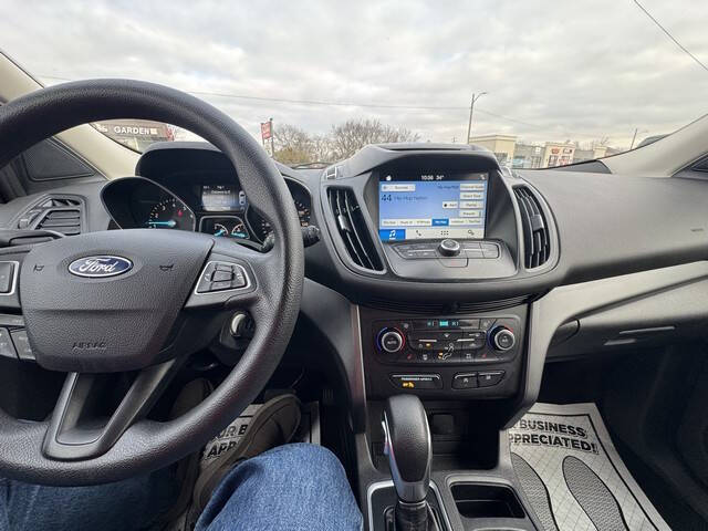 2018 Ford Escape SE photo 16