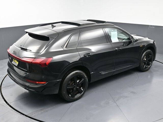 2019 Audi e-tron quattro Prestige