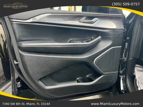 2022 Jeep Grand Cherokee Altitude