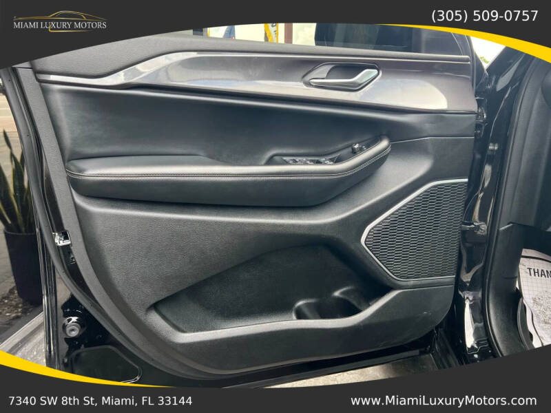 2022 Jeep Grand Cherokee Altitude