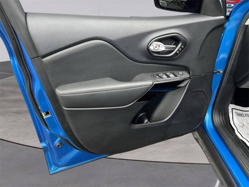 2023 Jeep Cherokee Altitude Lux