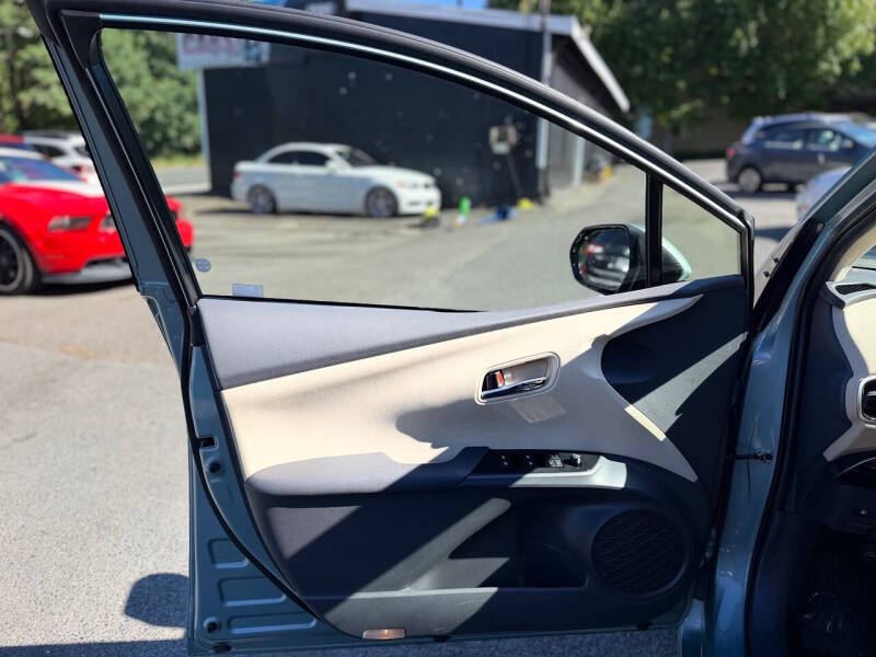 2016 Toyota Prius Four