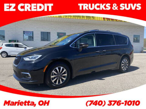 2021 Chrysler Pacifica for sale at Pioneer Family Preowned Autos of WILLIAMSTOWN in Williamstown WV