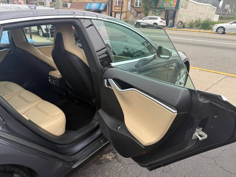 2014 Tesla Model S P85D