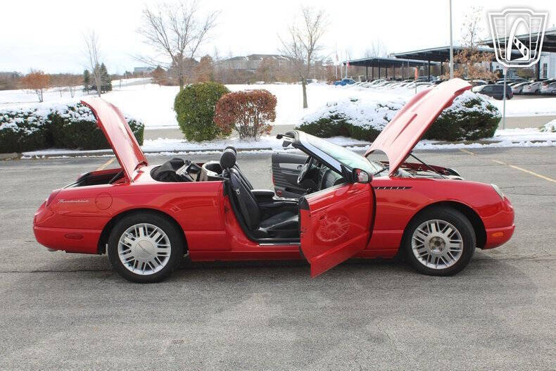 2002 Ford Thunderbird Deluxe