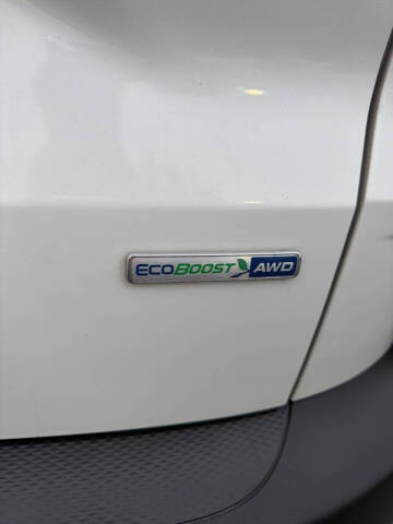 2020 Ford Escape SEL