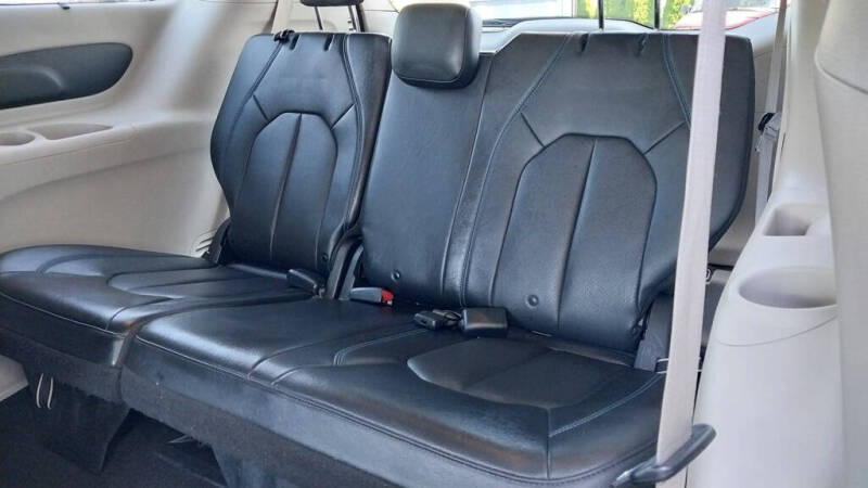 2021 Chrysler Pacifica Touring L