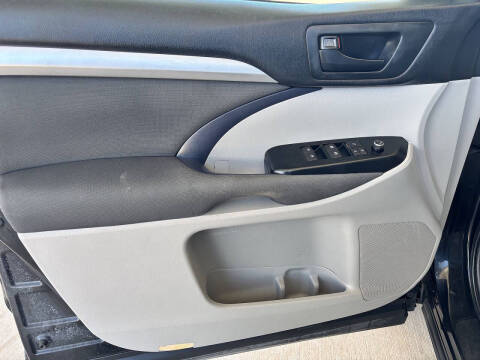 2018 Toyota Highlander LE