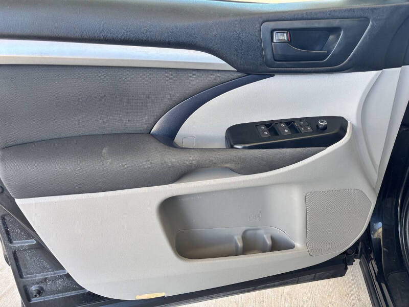 2018 Toyota Highlander LE