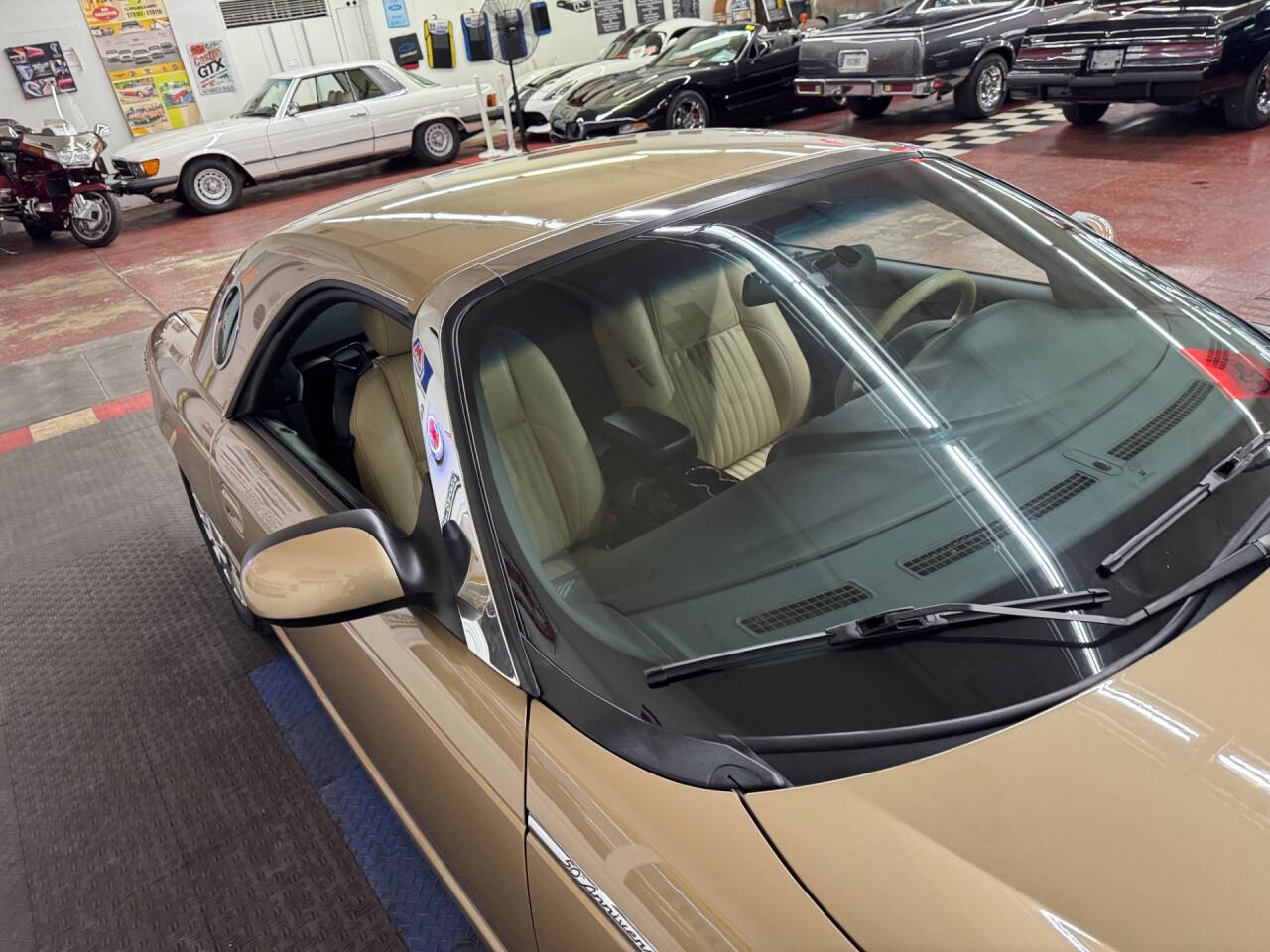 2005 Ford Thunderbird 20