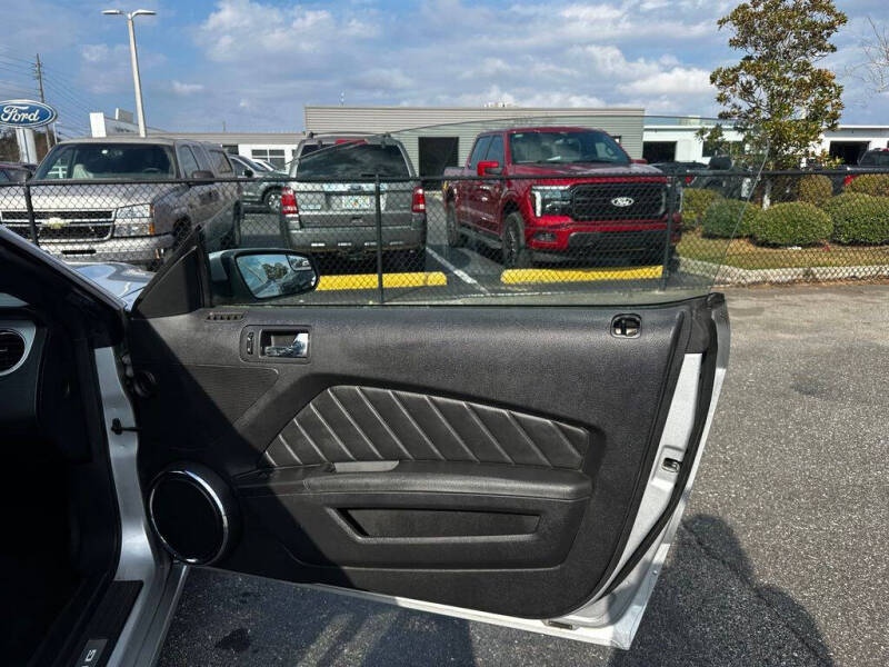 2013 Ford Mustang V6