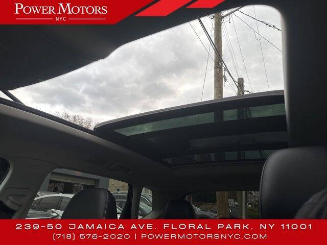 2023 Volkswagen Taos SE 4Motion