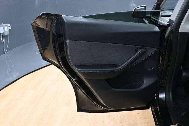 2024 Tesla Model Y Performance