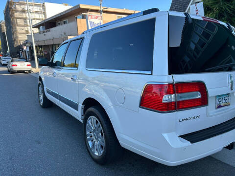 2013 Lincoln Navigator L