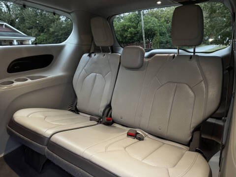 2017 Chrysler Pacifica Touring-L Plus