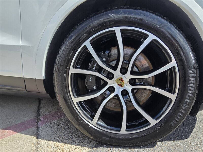 2024 Porsche Cayenne S