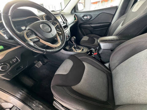 2015 Jeep Cherokee Sport