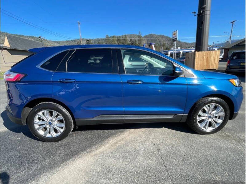 2022 Ford Edge Titanium