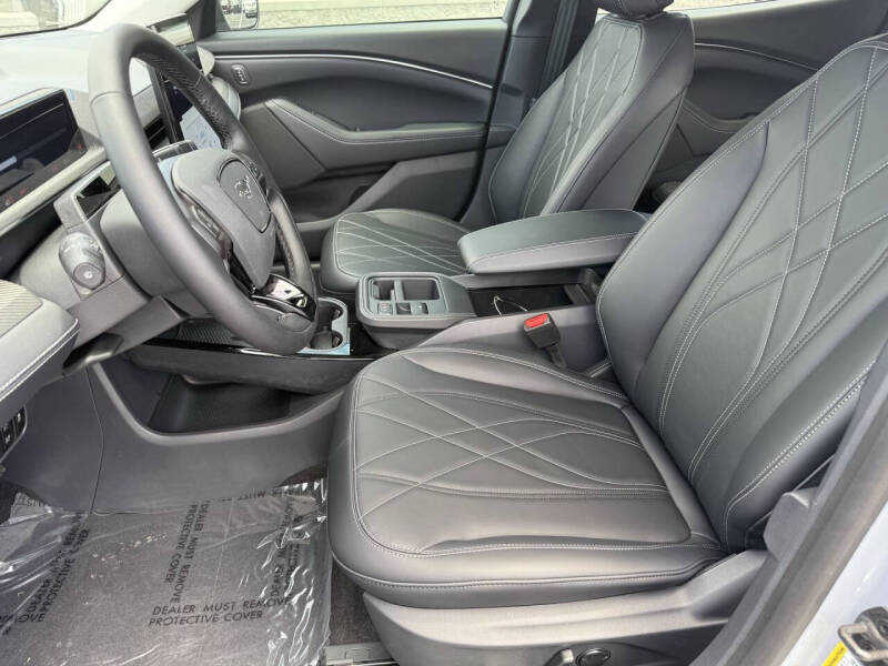 2025 Ford Mustang Mach-E Select