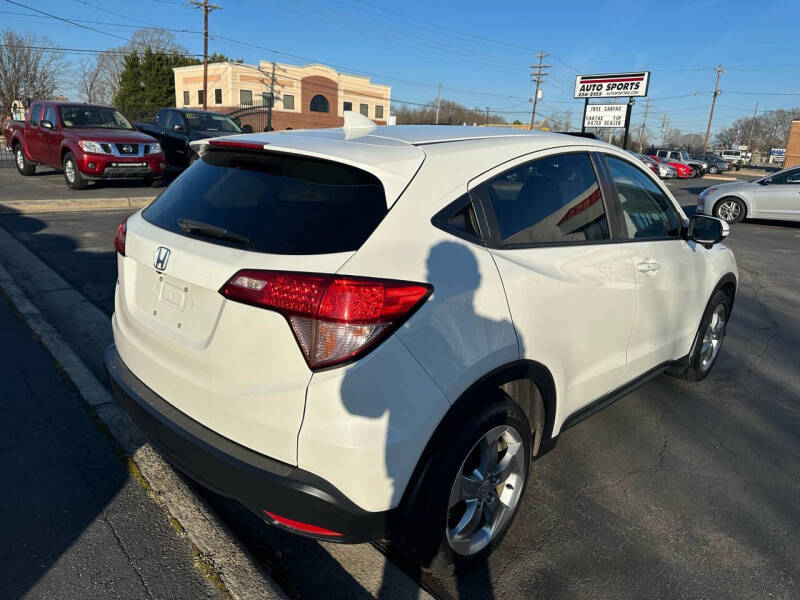 2017 Honda HR-V EX photo 2