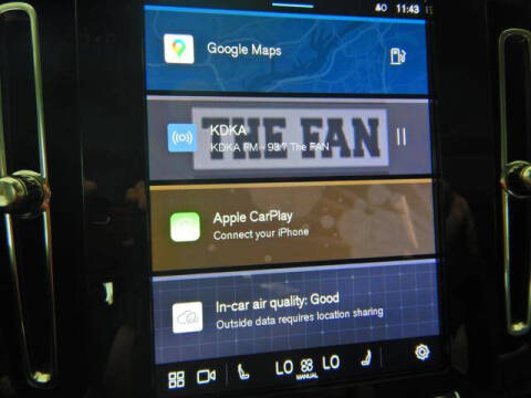 2025 Volvo XC40 B5 Plus Bright Theme