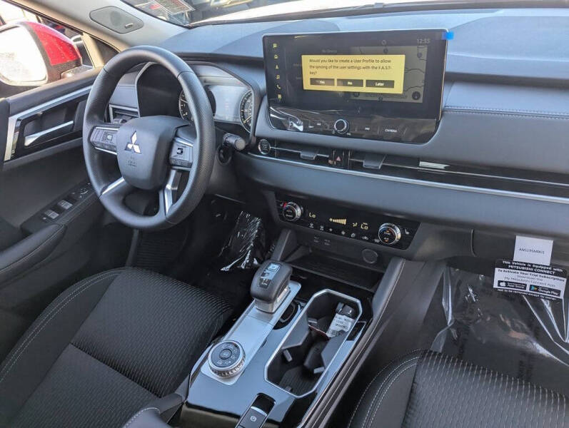 2026 Mitsubishi Outlander ES