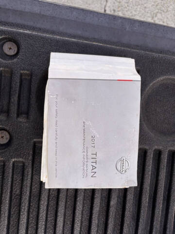 2017 Nissan Titan SV