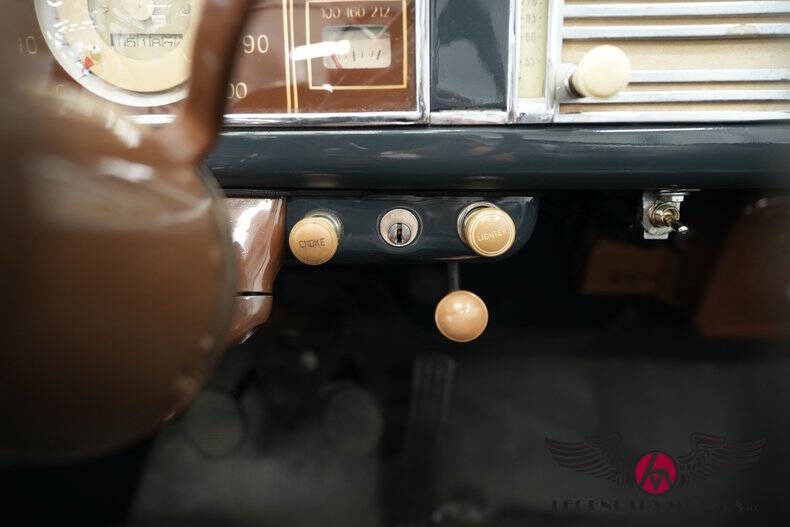 1939 Plymouth P8