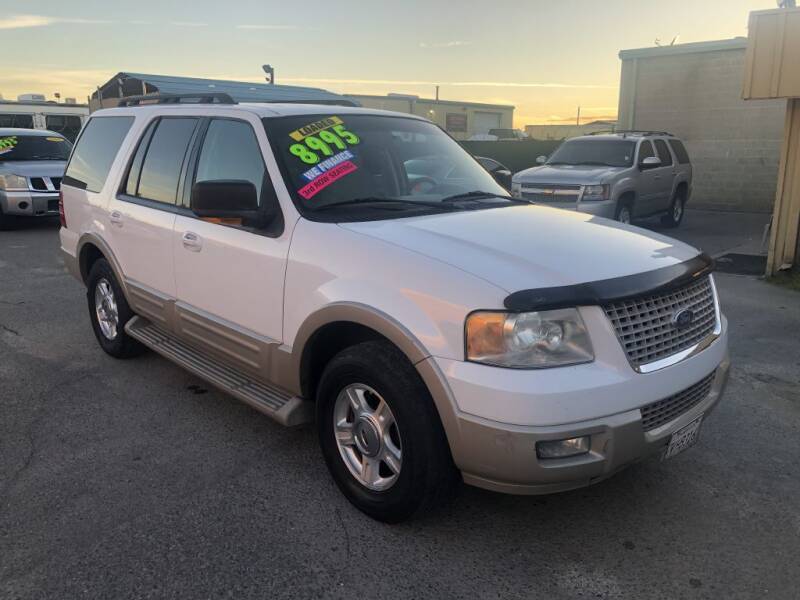 2005 Ford Expedition for sale at A1 AUTO SALES in Clovis CA