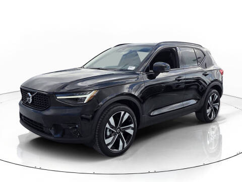 2026 Volvo XC40 B5 Plus