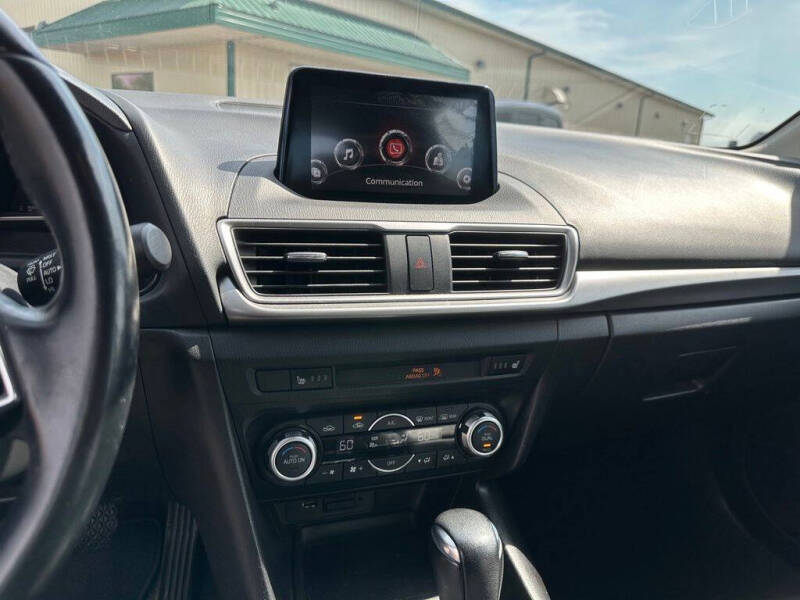 2018 Mazda MAZDA3 Touring