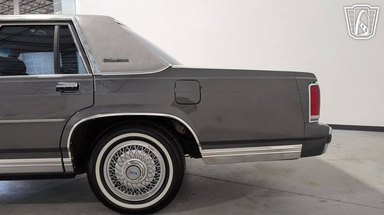 1988 Ford Crown Victoria