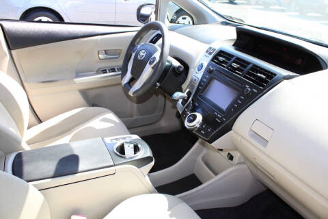 2014 Toyota Prius v Three