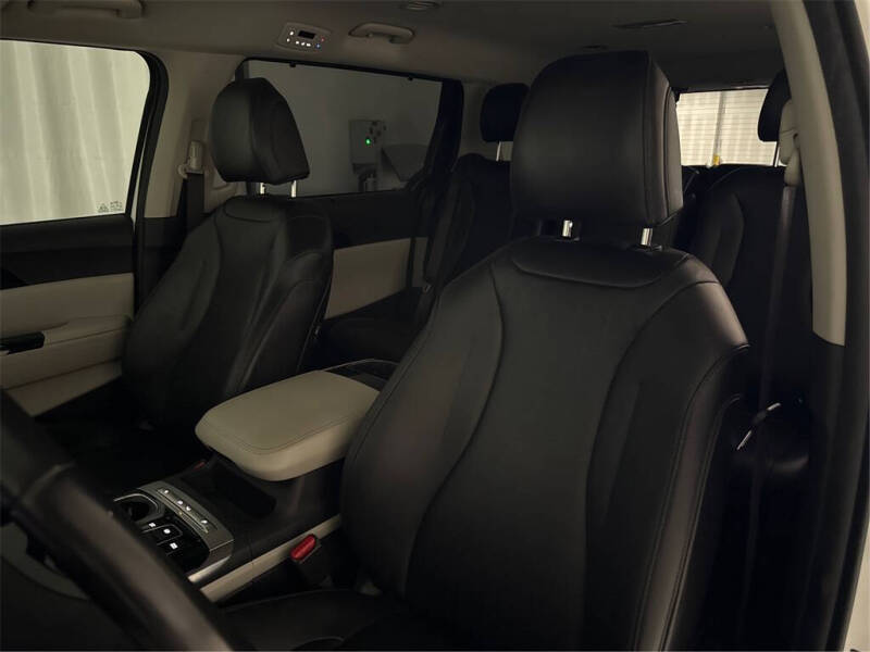 2022 Kia Carnival EX