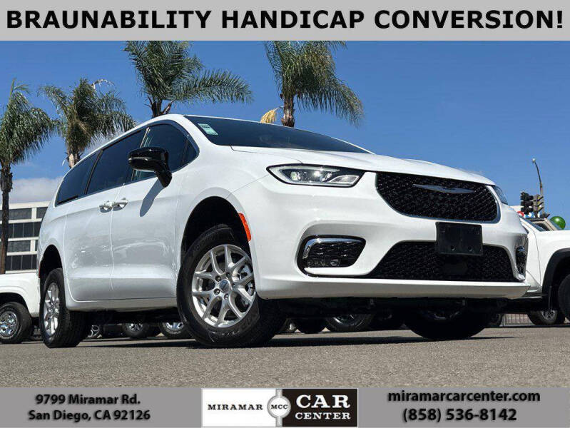 2024 Chrysler Pacifica Touring