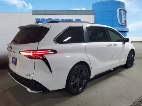 2021 Toyota Sienna XSE 7-Passenger