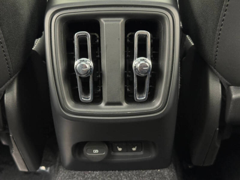 2024 Volvo XC40 Recharge Twin Plus