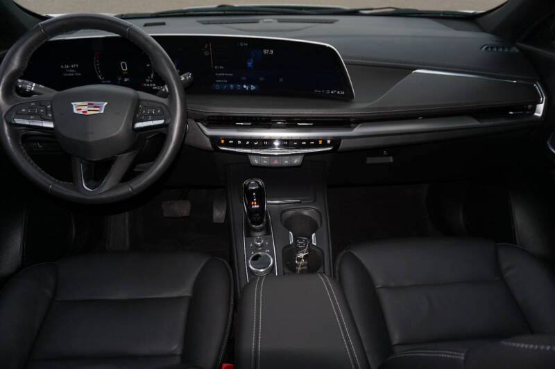 2024 Cadillac XT4 Luxury