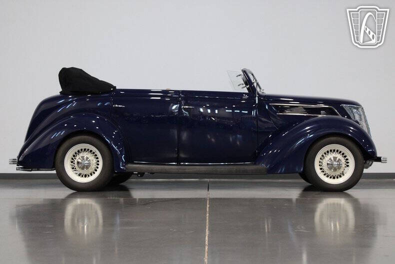 1937 Ford Phaeton