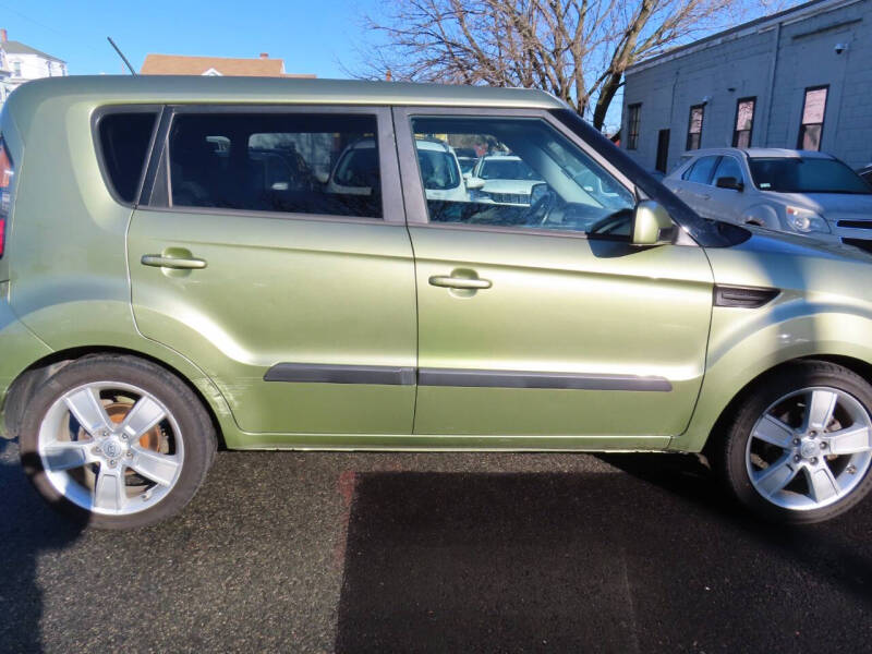 2011 Kia Soul +