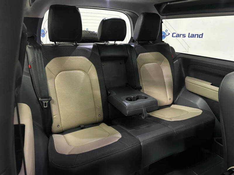 2024 Land Rover Defender 90 P400 X-Dynamic SE
