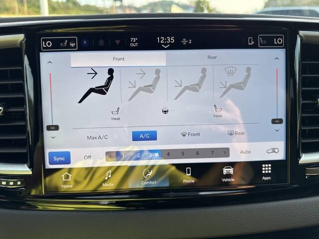 2026 Chrysler Voyager LX