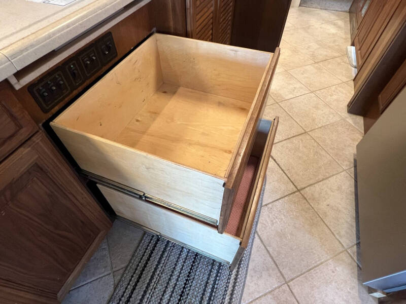 2002 Foretravel GV320 4010