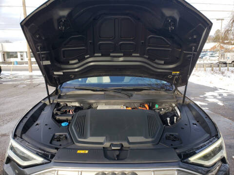 2019 Audi e-tron quattro Prestige